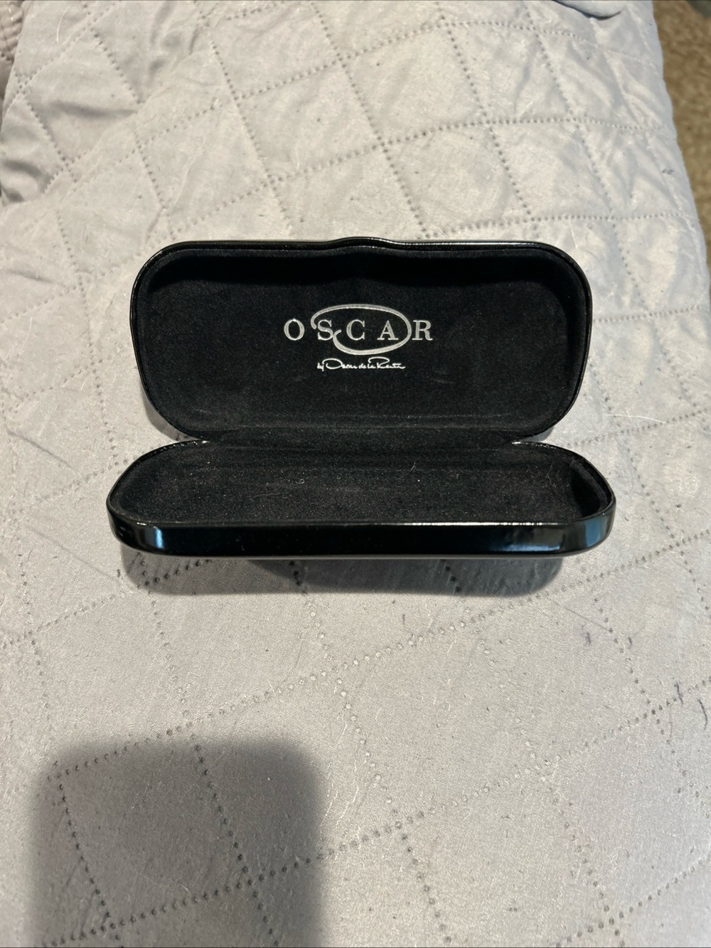 Oscar de la Renta Black Hard Shell Eyewear Case